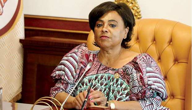 ANGOLA:Carolina Cerqueira na reunião do Fórum Parlamentar da SADC