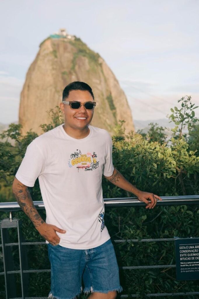 FELIPE ARAÚJO Realiza Pocket Show Exclusivo com os fãs no Parque Bondinho Pão de Açucar