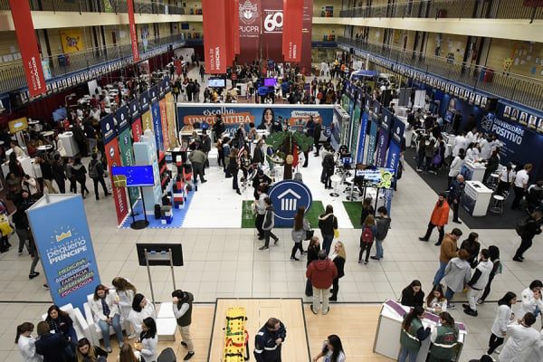 Pesquisa revela prevalência de carreiras tradicionais entre estudantes