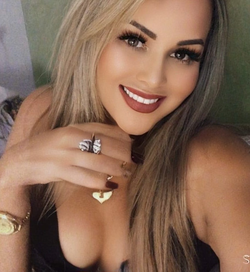 Influenciadora Renatha Olyver faz sucesso com anonimato em nova Plataforma