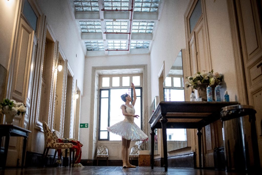 Escola Estadual de Dança Maria Olenewa completa 97 anos e festeja o aniversário com alunos e professores na Sala Mário Tavares – anexo do Theatro Municipal