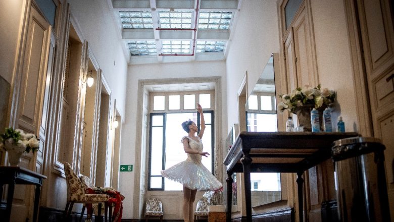 Escola Estadual de Dança Maria Olenewa completa 97 anos e festeja o aniversário com alunos e professores na Sala Mário Tavares – anexo do Theatro Municipal