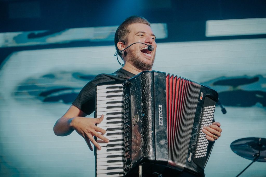 Luan Estilizado lança álbum Esquenta São João