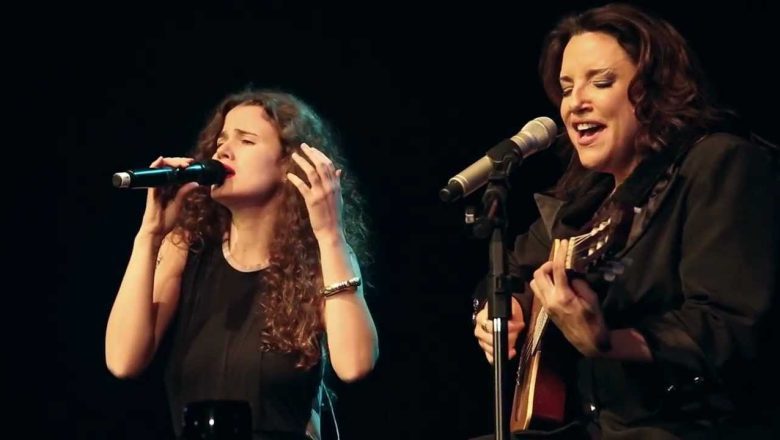 Ana Carolina foi a convidada de Ana Canas no encerramento da turnê no Vivo Rio