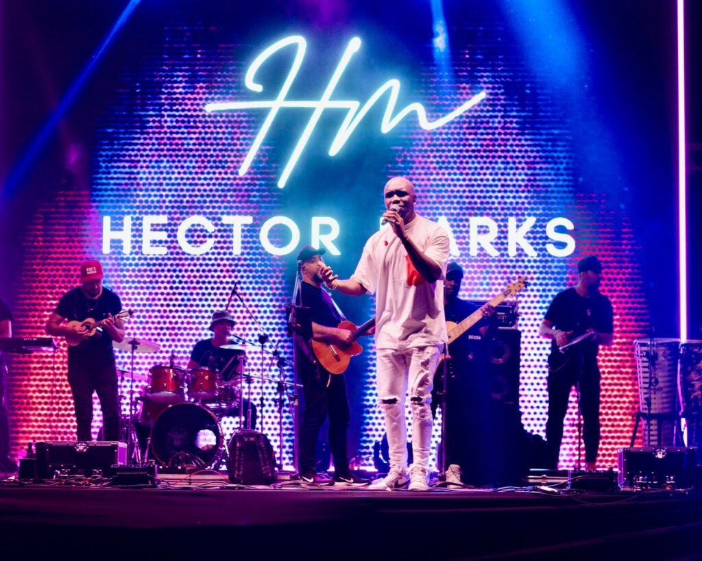 Hector Marks grande promessa da música brasileira faz show no festival gastronômico de Martins