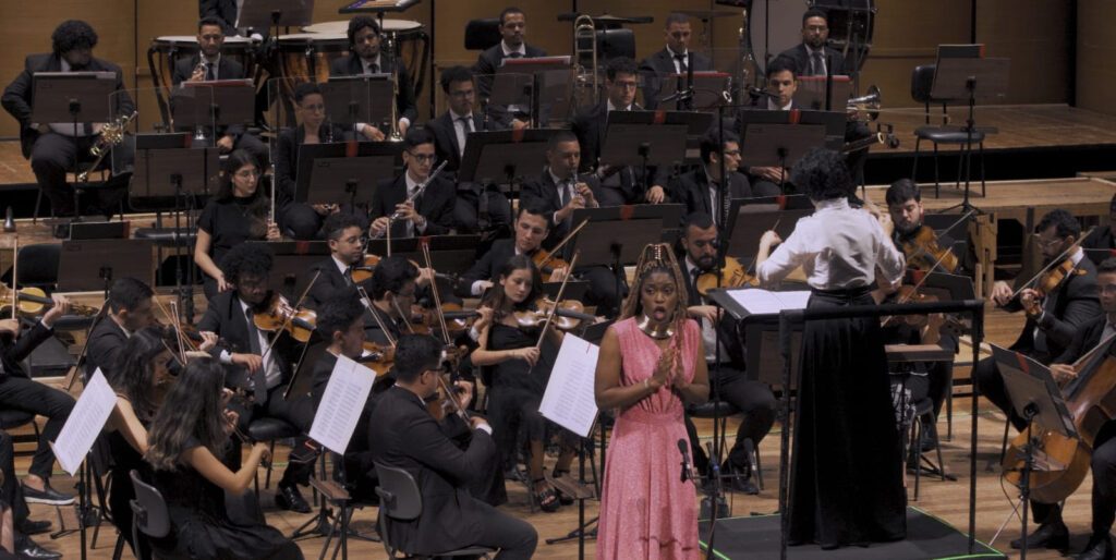 Vencedora do Concurso de Canto Joaquina Lapinha em 2023, Lorena Pires estreia no Theatro Municipal do Rio de Janeiro 