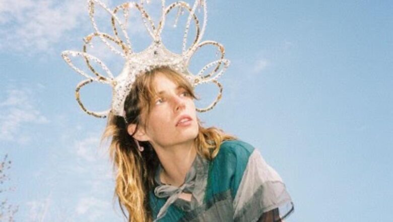 Maya Hawke revela o single “Kamikaze Comic”