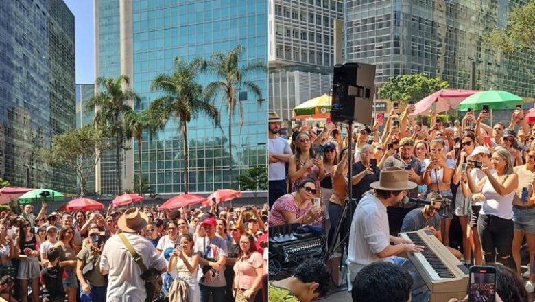 Zeeba faz shows surpresa na Av. Paulista e Campinas/SP; e emociona público com seus sucessos