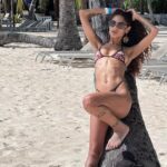 Top model Cristina Mendonça celebra seu aniversário em um resort de luxo no Caribe