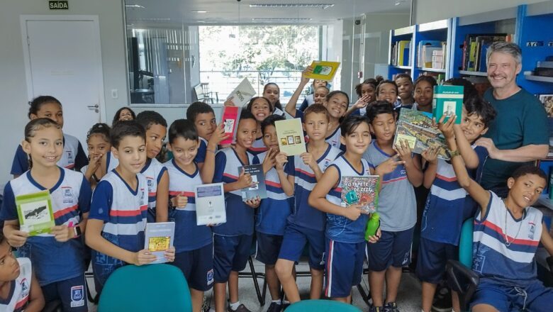 Estudantes da UMEF Professor Darcy Ribeiro Visitam Biblioteca Estadual e Conhecem Vida e Obras do Escritor Pedro Nunes