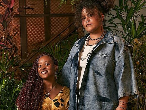 Projeto Tudo Nosso apresenta single “Fica Mais Um Pouco”, de Jadsa e Vanessa Melo, como primeiro lançamento do EP colaborativo com a Mango