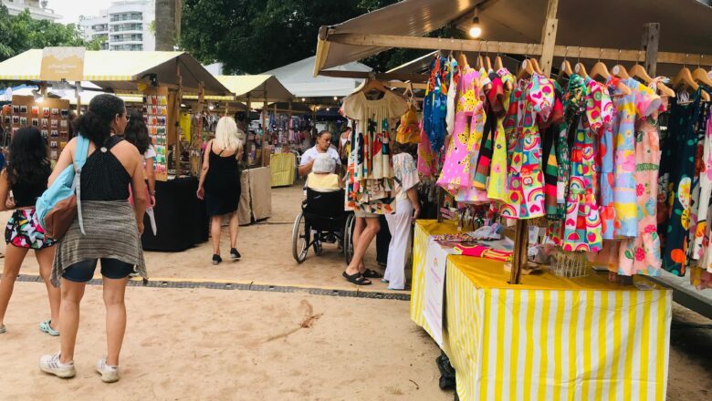 Feira “O Fuxico” abre 2025 com edição especial de verão em Ipanema