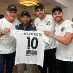 O maior jogador do Brasil agora tem um novo aliado Neymar Jr. escolheu a Unikka para transformar sua saúde, sua recuperação e sua performance. E você, está pronto para essa revolução?