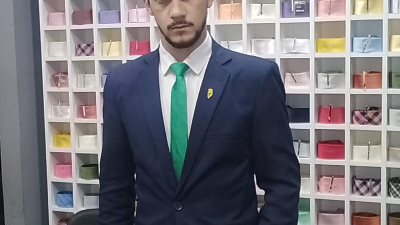 Azul Marinho: A Cor Coringa que Transforma Seu Guarda-Roupa