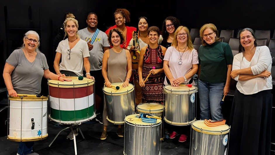 Ogrupo Elas do Surdo se apresenta na estreia do Palco Carioca Carlos Laerte celebrando oDia Internacional da Mulher –8 de março