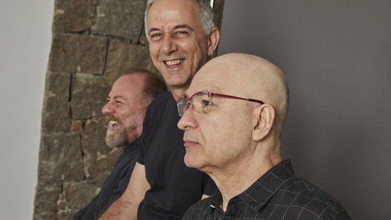 Os Paralamas do Sucesso celebram carreira e convidam Dado Villa-Lobos para abertura especial de show na Farmasi Arena, no Rio de Janeiro