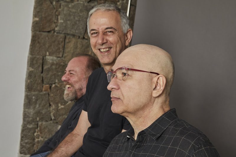 Os Paralamas do Sucesso celebram carreira e convidam Dado Villa-Lobos para abertura especial de show na Farmasi Arena, no Rio de Janeiro