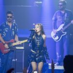 Primeira Turnê 2.0: Isa Buzzi volta à estrada e mistura hits autorais e homenagens a ícones da música