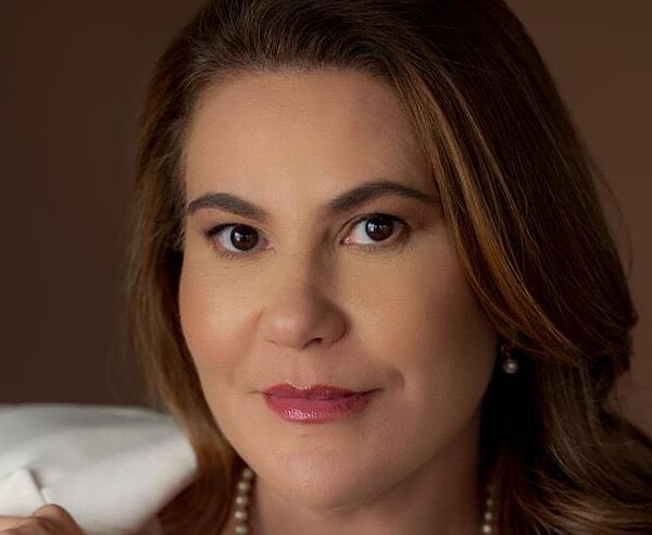 Conheça Eloisa Ayres, especialista em melasma e rejuvenescimento natural que tem transformado vidas com a dermatologia de alta performance