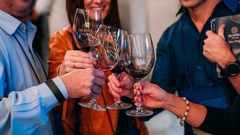 Clima ameno de outono impulsiona interesse por vinhos e experiências sensoriais