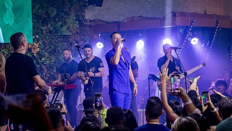 Ricardinho Lima grava audiovisual ‘Um lugar lindo’ com nomes de peso do samba e pagode