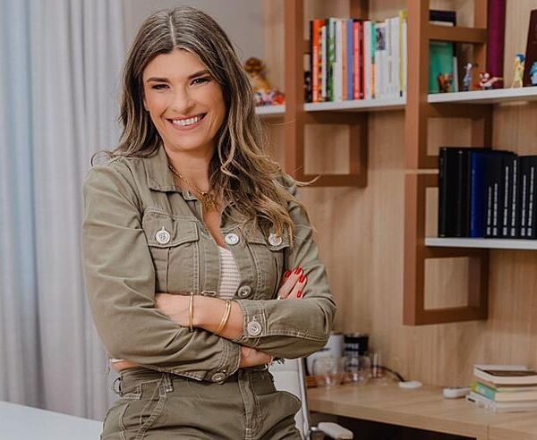 Psicóloga Renata Camargo lança comunidade online voltada para mães de adolescentes nesta quinta-feira, 8 de maio