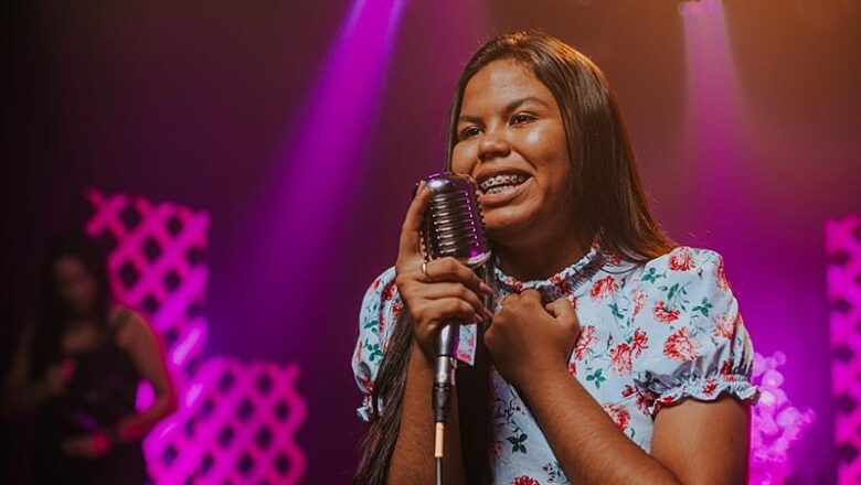 Wellen Carvalho: cantora gospel com raízes indígenas projeta novos voos em 2025