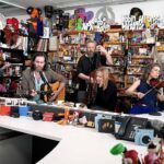 Beth Gibbons performa pela primeira vez no NPR Tiny Desk