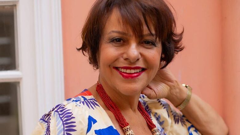 Eliane Salek “reúne” Ary Barroso e Dorival Caymmi no Teatro Brigitte Blair, em Copacabana