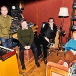 Pulp lança “Got to Have Love”, segundo single do aguardado álbum More