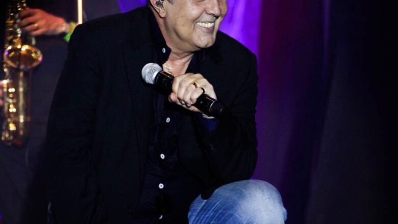 José Augusto celebra 50 anos de carreira com show no Ginásio Mangueirinho, em Belém