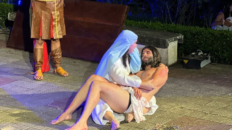 Musical “A Paixão de Cristo” emociona o público em Guaramiranga