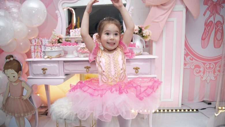 Luna, neta de Carlos Randall completa 3 anos