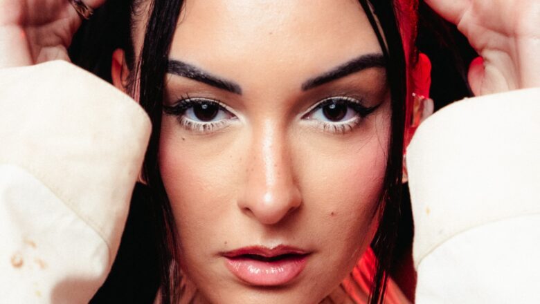 Cantora italiana Lowrah lança a faixa “Stamina”, um funk futurístico