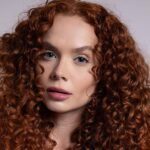 Mariana Palombo celebra novos projetos e lançamento de “Aura”, sua mais recente música