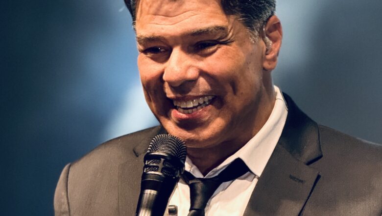 Maurício Mattar apresenta a turnê “Nada Apaga Essa Paixão” em Barra do Garças (MT)