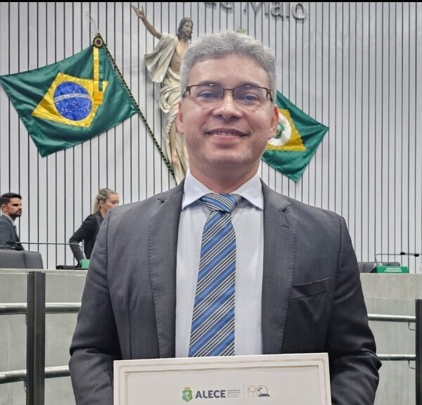 Felipe Ribeiro é homenageado na Assembleia Legislativa do Ceará