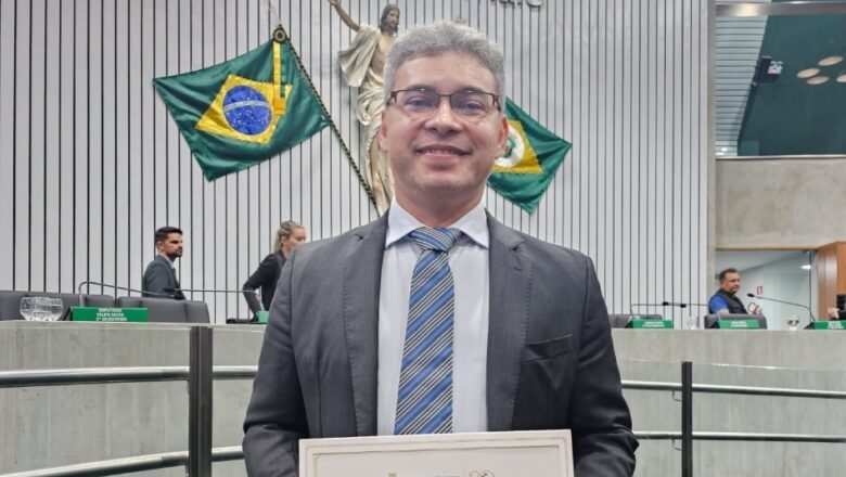 Felipe Ribeiro é homenageado na Assembleia Legislativa do Ceará
