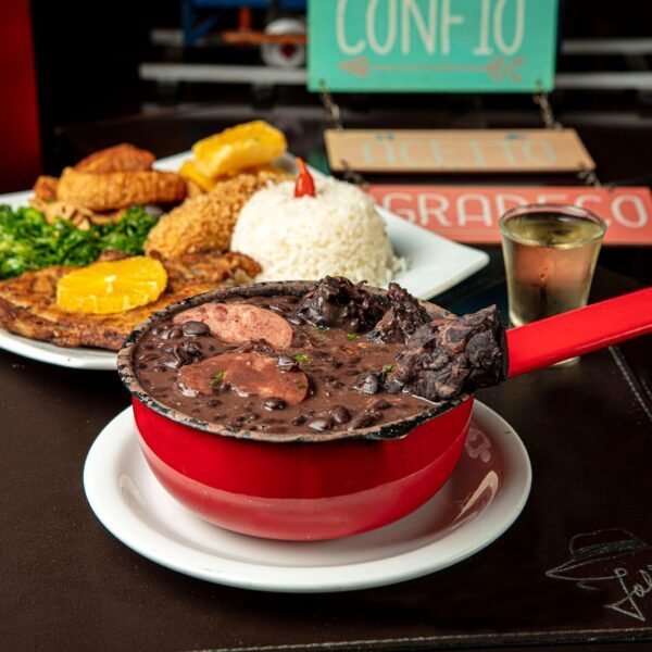 Dia das Mães com sabor de Feijoada Carioca: Bares do Grupo Hungry celebram com cortesia especial para elas