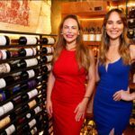 PRIMEIRA DAMA DE SÃO PAULO INAUGURA ADEGA DO RESTAURANTE BAR ABERTO