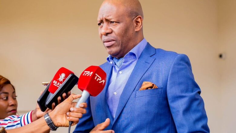 Dr. Norberto Garcia Trabalho de profundidade com a juventude do Centro Sul de Angola