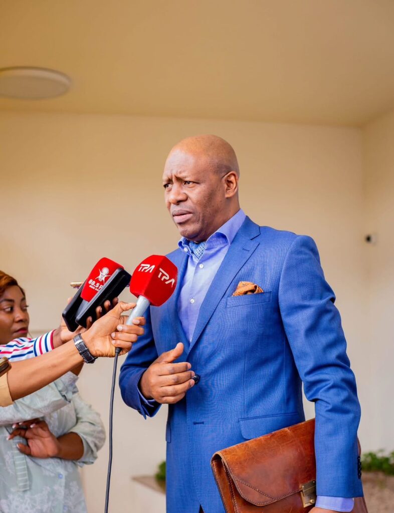 Dr. Norberto Garcia Trabalho de profundidade com a juventude do Centro Sul de Angola