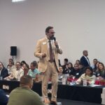 Empresários se reúnem para fazer negócios e impulsionar vendas com modelo de relacionamento de tendência mundial