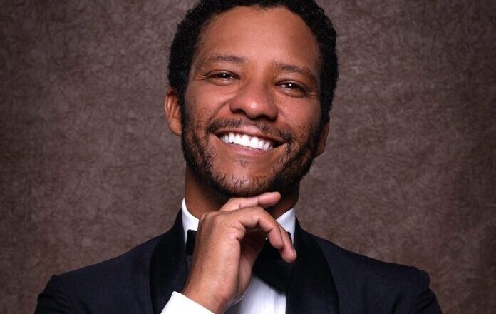 Tenor Jean William celebra o Dia dos Namorados com espetáculo “Passione” no CCSP