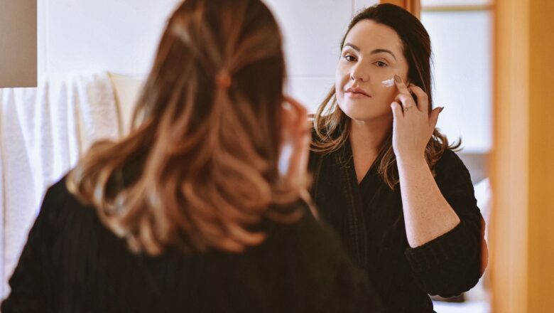 Aos 44 anos, Nídia Santiago inspira mulheres 40+ a cuidarem da autoestima e se reconectarem com sua beleza real