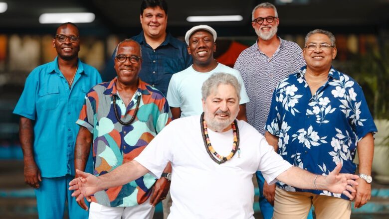 Moacyr Luz e Samba do Trabalhador fazem show neste sábado(26), no Casarão do Firmino. 