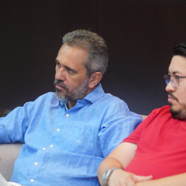 Humor cearense mira políticas permanentes para além do entretenimento