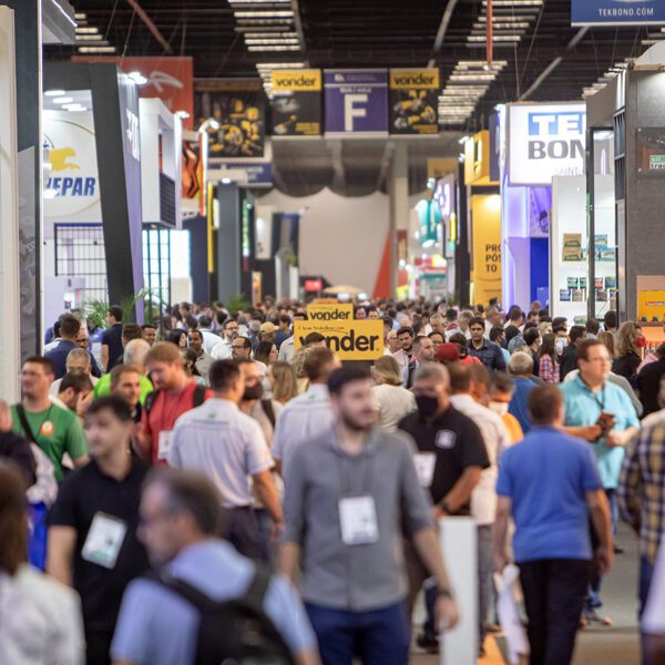 Evento de construção leva capacitação gratuita em agosto durante feira de construção