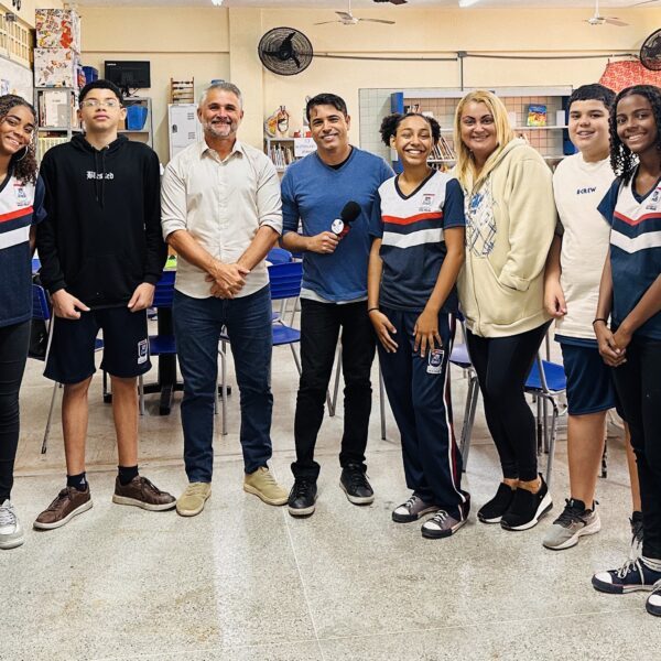Alunos do  Jornal “Da Hora” Mostram Talento Jornalístico em Entrevista com Vereador Alex Recepute