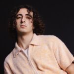 Nick Souza lança webclipe de “Vai Que Vai” e firma identidade com mistura de R&B e funk